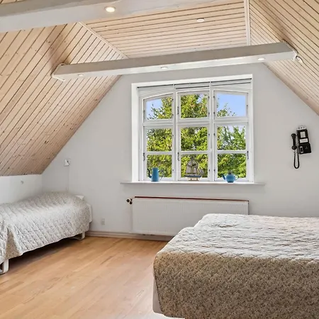 Timber-frame Flat Near شقة