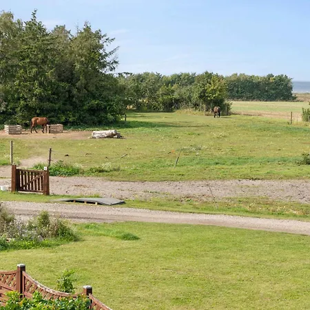 Timber-frame Flat Near شقة